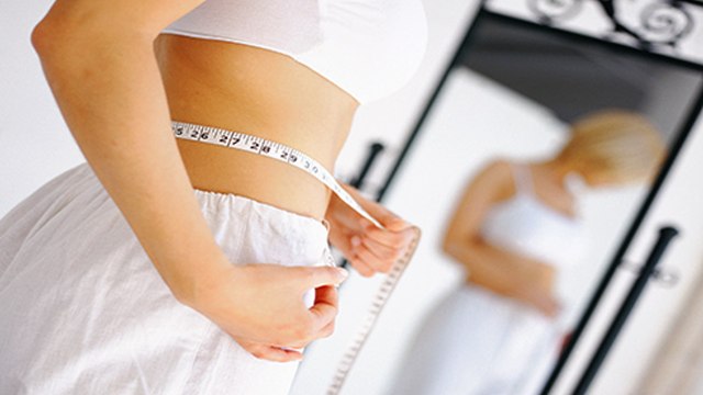 वजन घटाने के लिए सोने से पहले जरूर करें ये काम | Tips before bed to LOOSE WEIGHT | Boldsky
