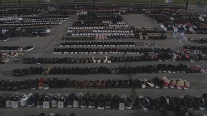 Sağanak sonrası mağdur esnaf mallarını böyle kuruttu