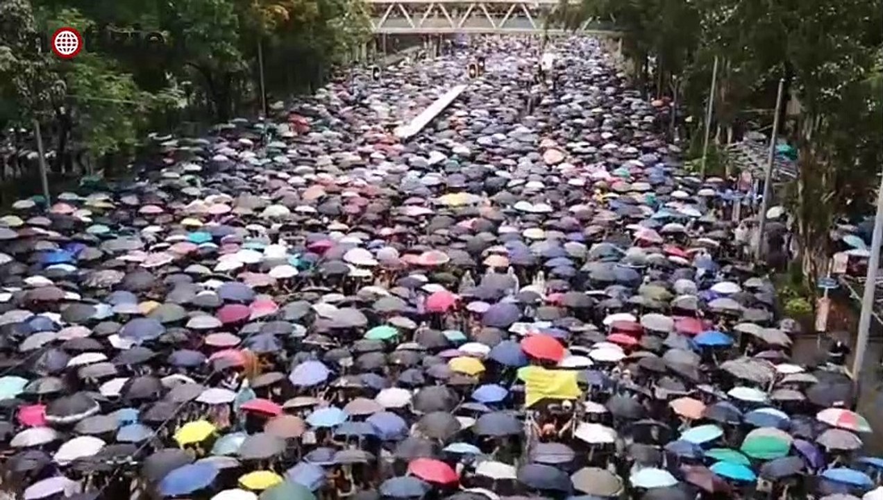 Hong Kong, manifestazione di protesta a Victoria Park | Notizie.it