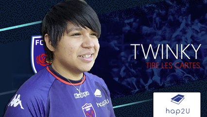 Twinky tire les cartes