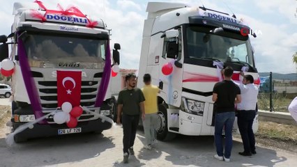 Tır şoförünün düğününde renkli konvoy