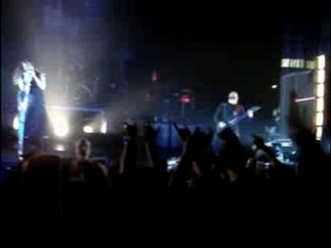 Korn - Falling Away From Me - (Manchester 2008)