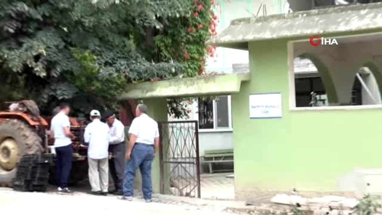 Başkan Aydın her hafta bir köye giderek dertleri dinliyor