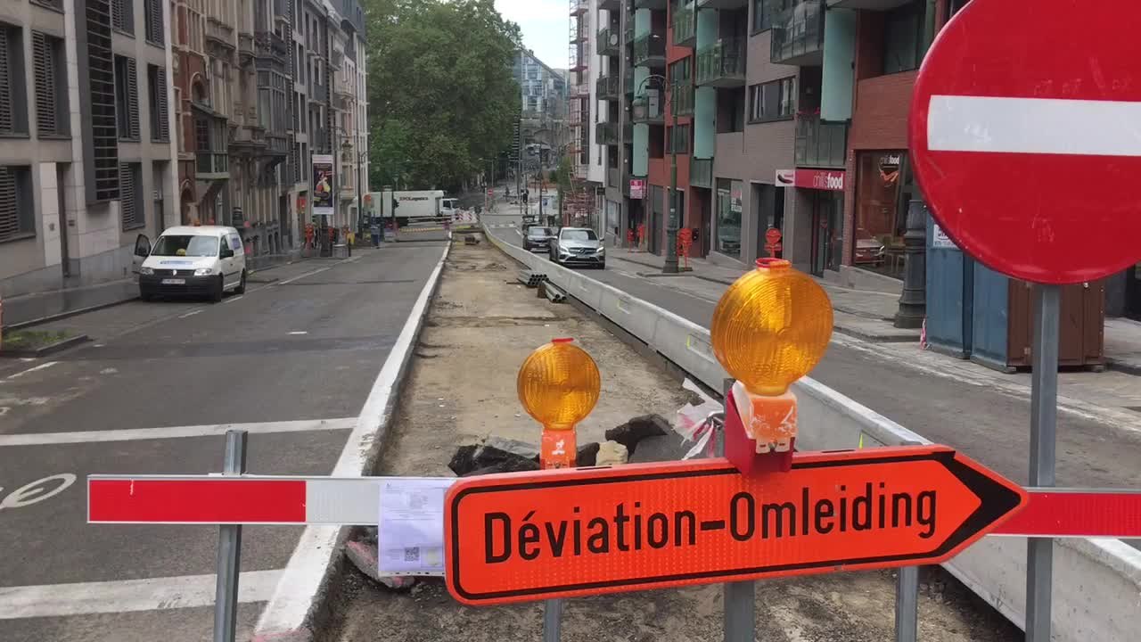 Bruxelles - Affaissement de voirie rue Belliard (vidéo Germani)