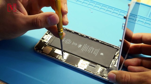 Here’s Why Apple Doesn’t Want You Changing Your Own Battery