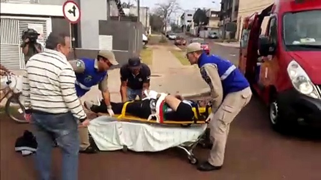 Ciclista sofre fratura ao ser atingido por carro na Rua Vitória
