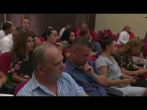 PD protestë në Shkodër, Voltana Ademi: Nuk e lëshoj zyrën - News, Lajme - Vizion Plus