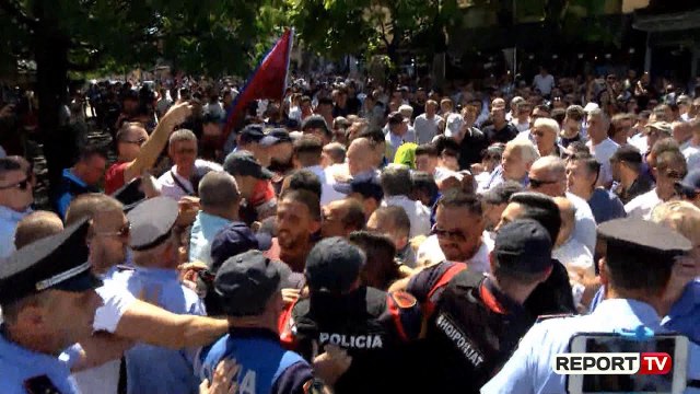 Konstituohet këshilli bashkiak i Shkodrës/ Militantët e PD krijojnë tensione