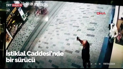 İstiklal Caddesi'nde motosikletiyle dehşet saçtı: 3 yaralı