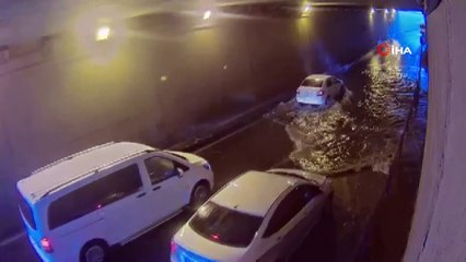 - Eminönü alt geçidine sular böyle doldu