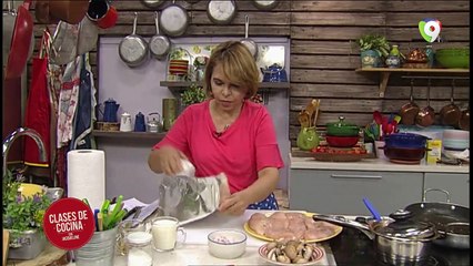 Hoy en Clases de cocina Pechuga en salsa cremosa de tomate y mini pizza de maíz.