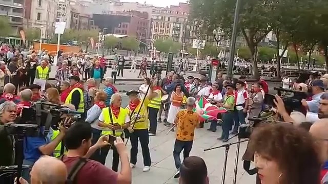Miles de pensionistas se manifiestan en Bilbao para pedir el blindaje a la subida del IPC