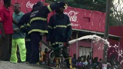 Explosão de caminhão-tanque deixa vários mortos em Uganda