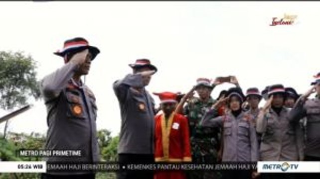 HUT RI, Polda Lampung Kibarkan Bendera di Puncak Gunung Rajabasa