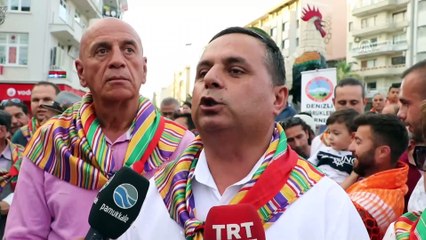 Mor boyalı koyunlarla kortej yürüyüşü - DENİZLİ