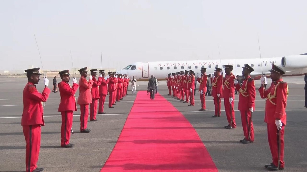 الرئيسان الجيبوتي والصومالي يبحثان تأمين القرن الأفريقي والبحر الأحمر
