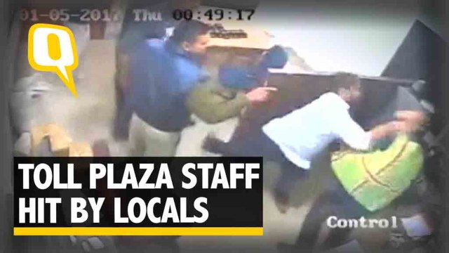 The Quint| Caught on Camera: Gurugram Toll Plaza Employees Thrashed by Mob