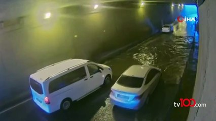 Eminönü alt geçidini böyle su bastı