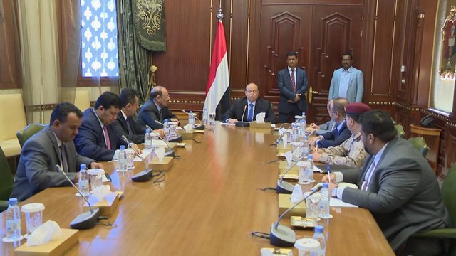 هادي يبحث مع حكومته الوعود السعودية لإعادة الشرعية لعدن