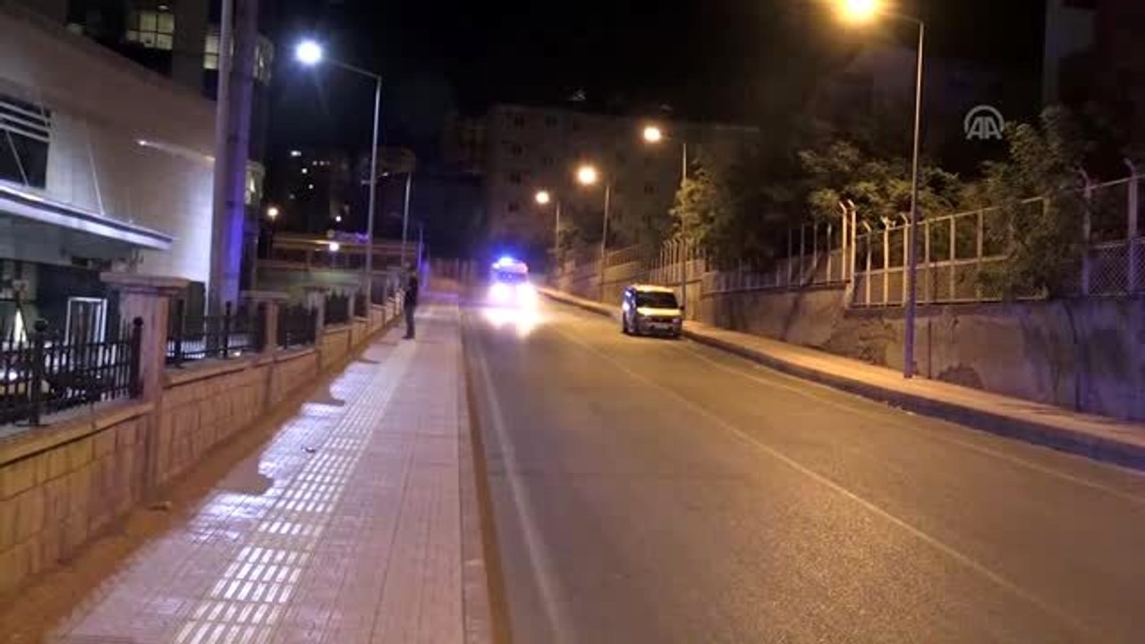 İhbar üzerine olay yerine giden polis ekibine silahlı saldırı