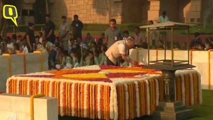 Arvind Kejriwal Pays Tribute At Rajghat on 150th Birth Anniversary of Mahatma Gandhi