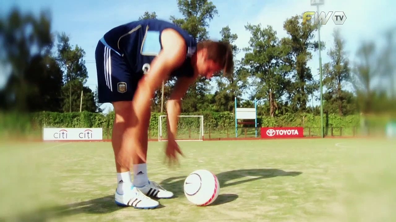 Agustín Vuletich y su manera de ejecutar tiros libres: "Me gusta pegarle seco a la pelota"