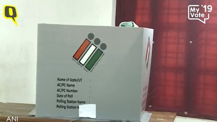 ShashiTharoor Casts His Vote in Thiruvananthapuram, Kerala