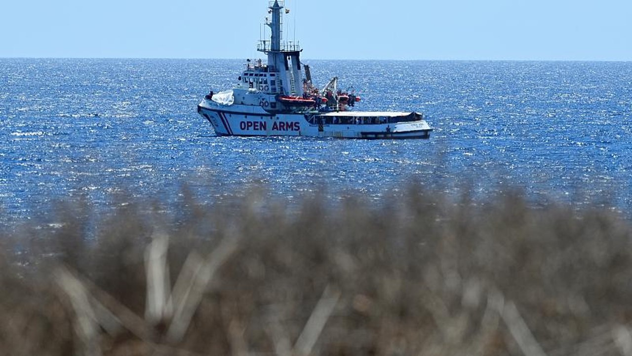 Open Arms: ordinato lo sbarco dei migranti