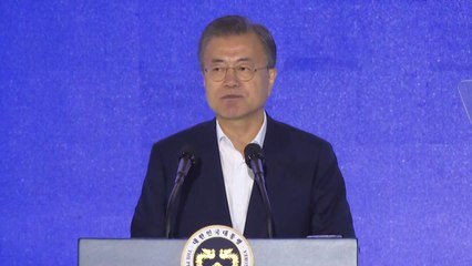 문 대통령 "특정국가 의존 줄여야 아무도 흔들 수 없는 나라" / YTN