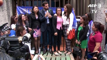 Frau nach Totgeburt von Mordvorwurf freigesprochen