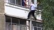 Ce policier escalade un immeuble pour sauver un enfant de 5 ans !