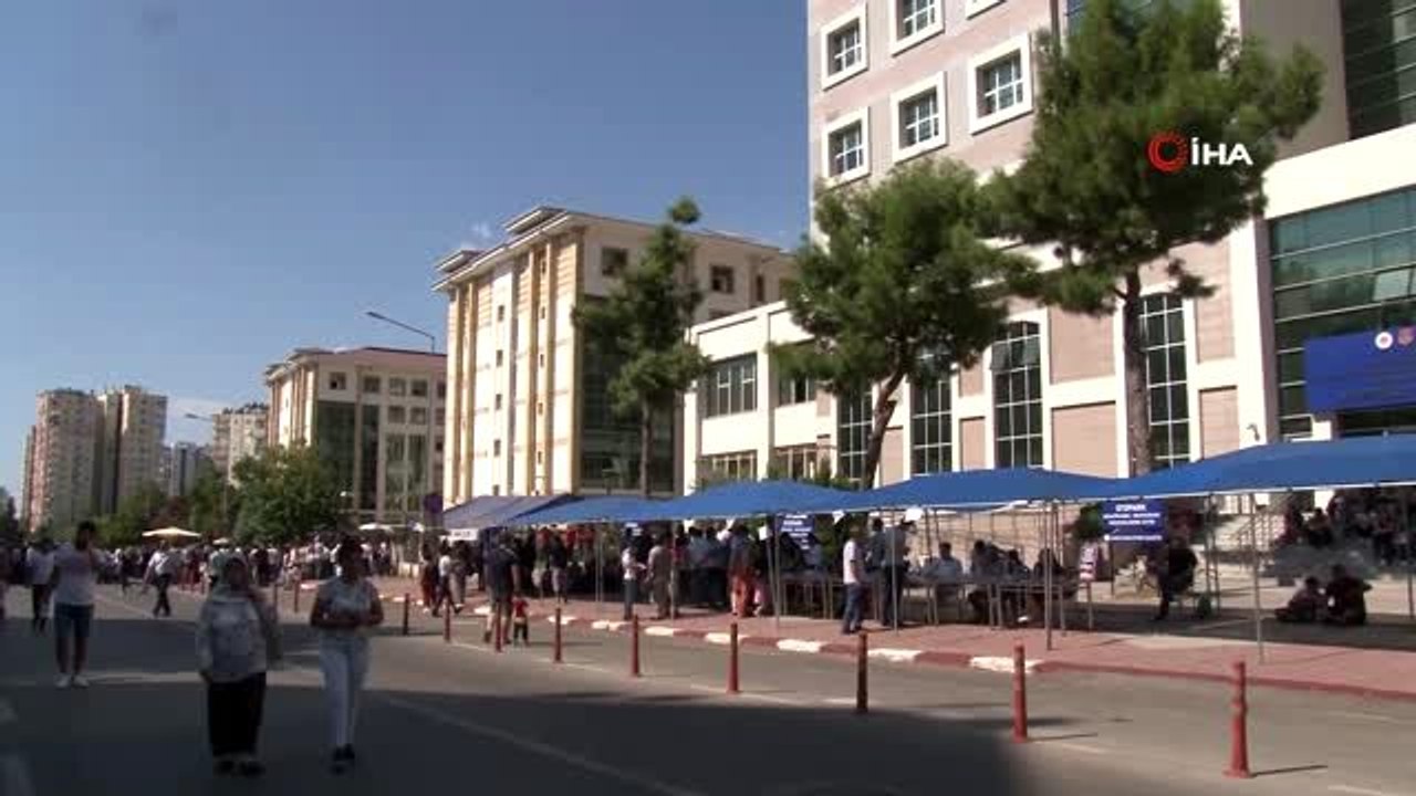 Antalya'da katip kuyruğu