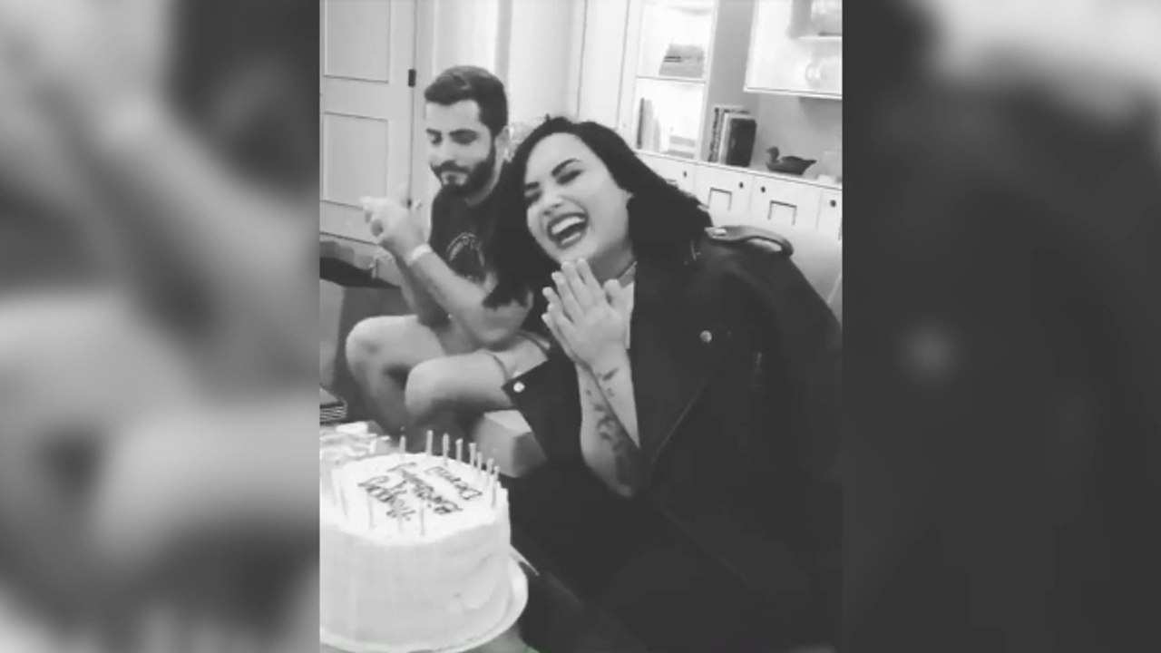 Demi Lovato cumple 27 años y lo celebra con Ariana Grande
