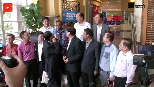 母携儿女跳楼 男童身亡 母女重伤 | 大事纪