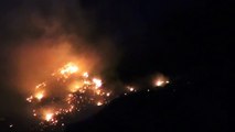 Remite incendio que golpea zonas protegidas en Canarias