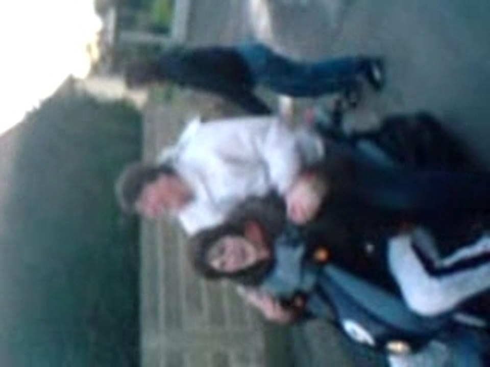 délires en scoot avec charlène kélyan mathilde carlie