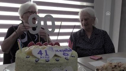 90'lık ninelere doğum günü sürprizi