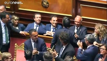 Primeiro-ministro italiano anuncia demissão