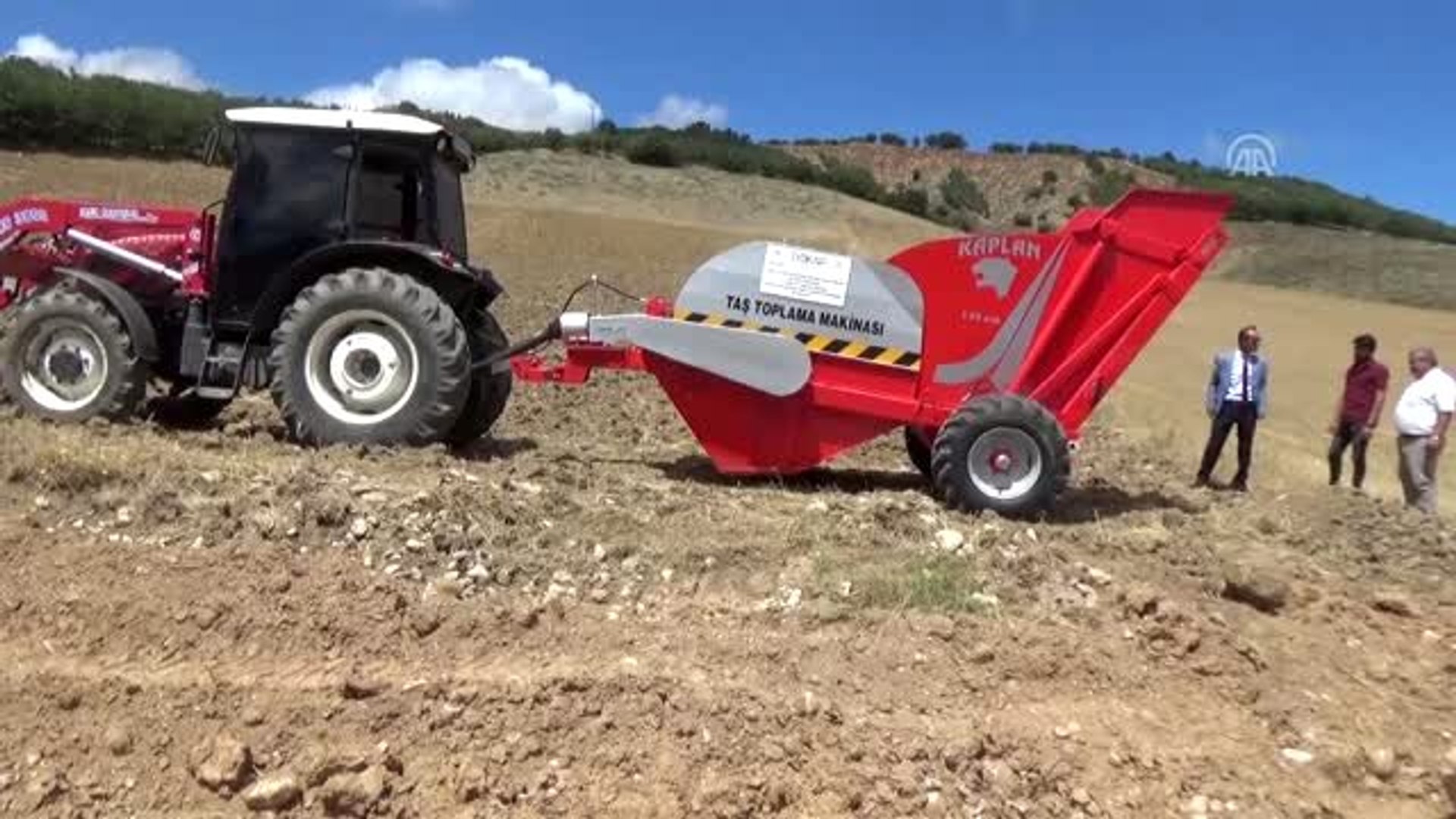 Artova'da taş toplama makinesi hizmete girdi - Dailymotion Video