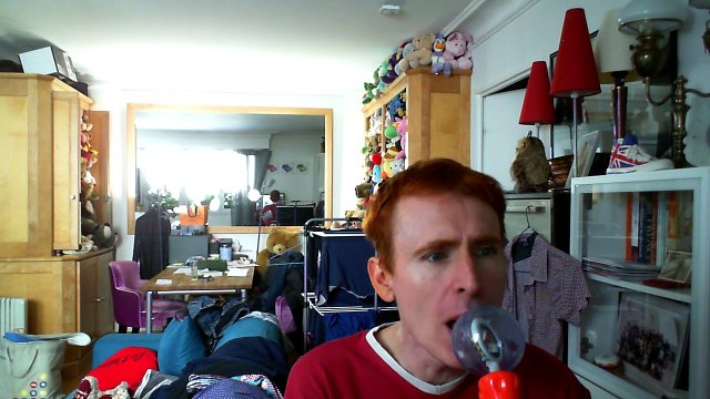 Wiwi égratigne l'amour qui passe de Jean Louis Murat