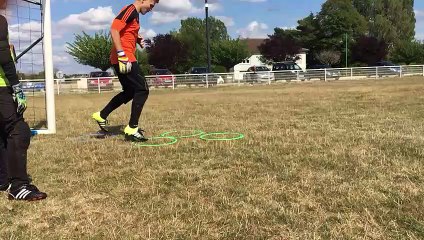 Premier entraînement spécifique "gardien" de la saison à Cuvry : Théo en slow motion