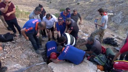 Girdikleri mağarada mahsur kalan TV ekibi 6 saatlik zorlu çalışmayla kurtarıldı