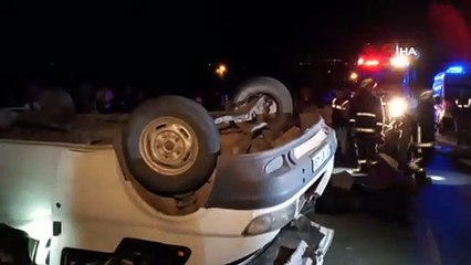 Kaçak göçmenleri taşıyan minibüs devrildi: 35 yaralı