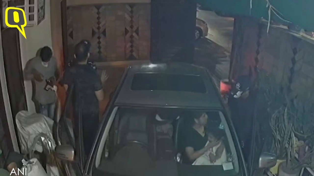 Delhi Couple, Children Robbed at Gunpoint in Car; 3 Arrested