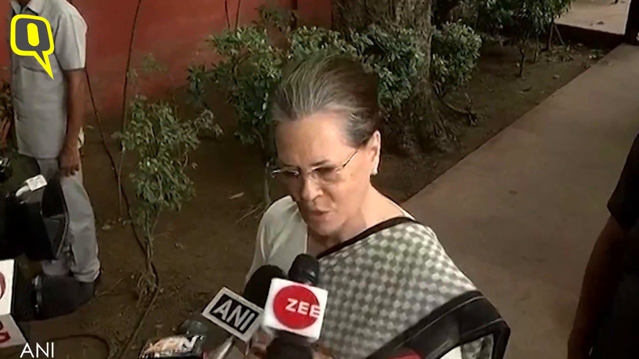 RIP Sheila Dikshit: Priyanka, Sonia Gandhi & Other Netas Pay Tribute at Congress HQ