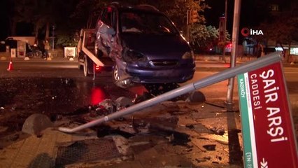 Kadıköy'de yürekleri ağza getiren kaza: 3 yaralı