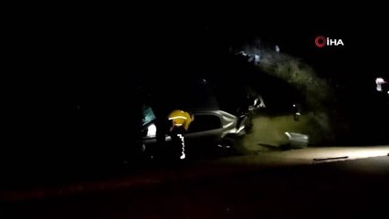 Taklalar atan otomobil hurdaya döndü