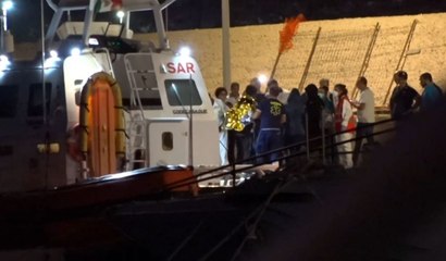 Les migrants de l'Open Arms débarquent à Lampedusa