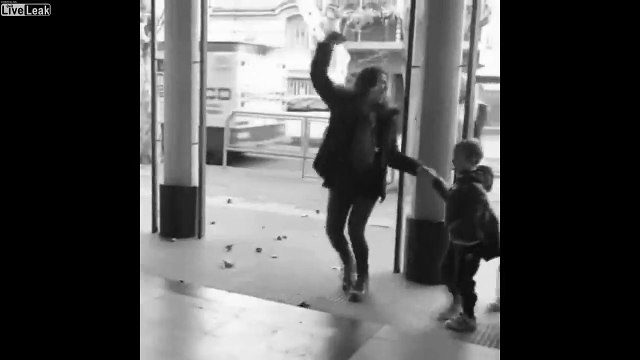 Remis d'un cancer, cet enfant de 5 ans est accueilli en fête par son école !