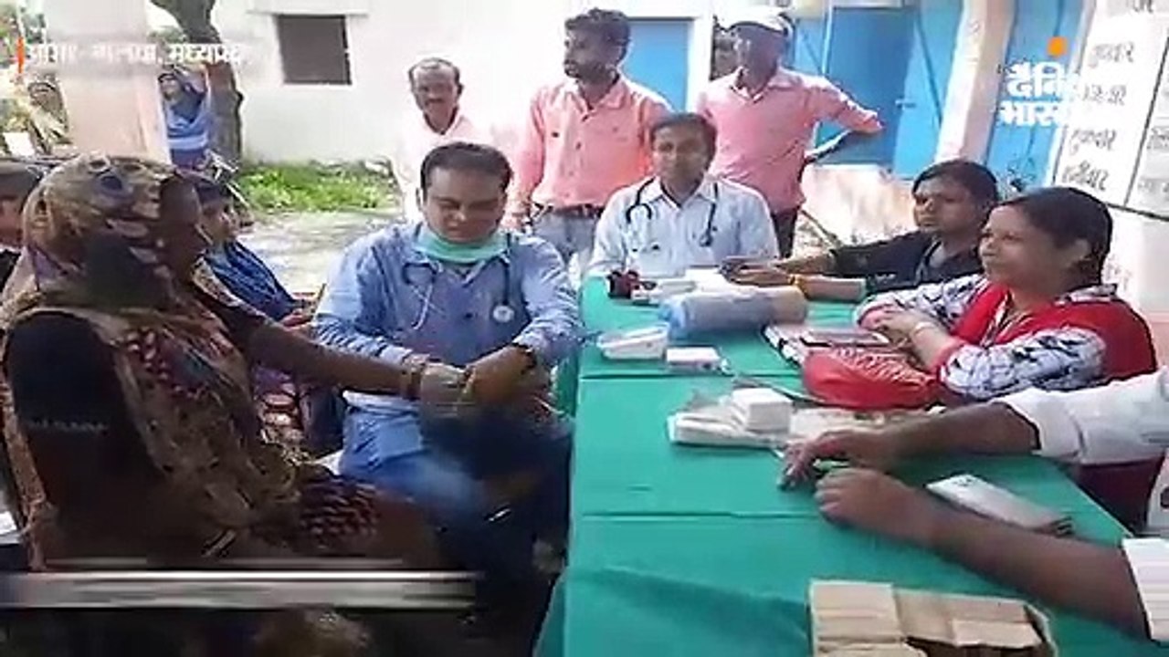 पीने से 100 से ज्यादा ग्रामीणों की तबीयत खराब